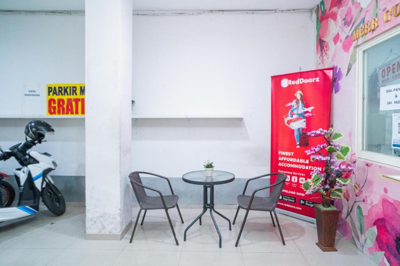 Reddoorz At Merr Rungkut Jl Gunung Anyar Gununganjar Exterior photo