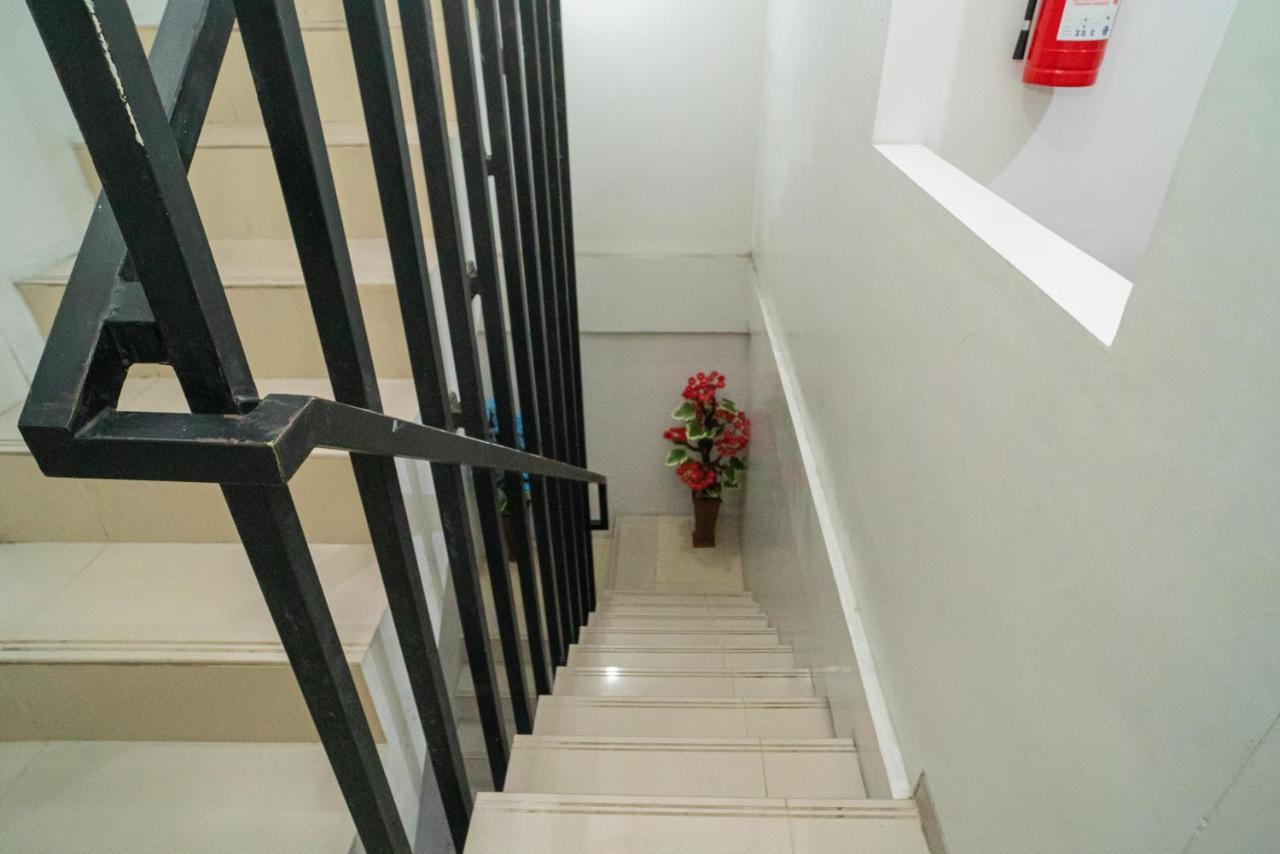 Reddoorz At Merr Rungkut Jl Gunung Anyar Gununganjar Exterior photo